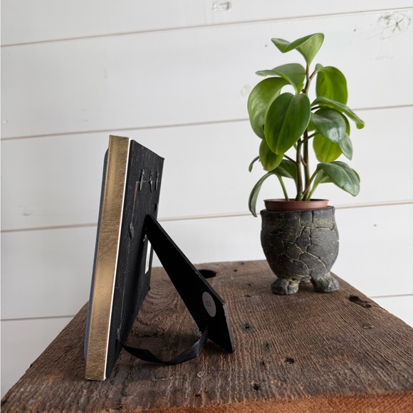 Hand crafted watercolor book shelf in 4x6 Jean frame - Picture 4 of 5